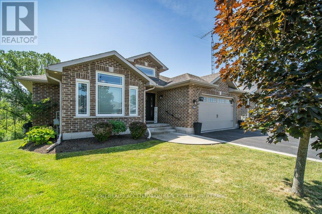 Property at 79 HARTWOOD CRESCENT image 2