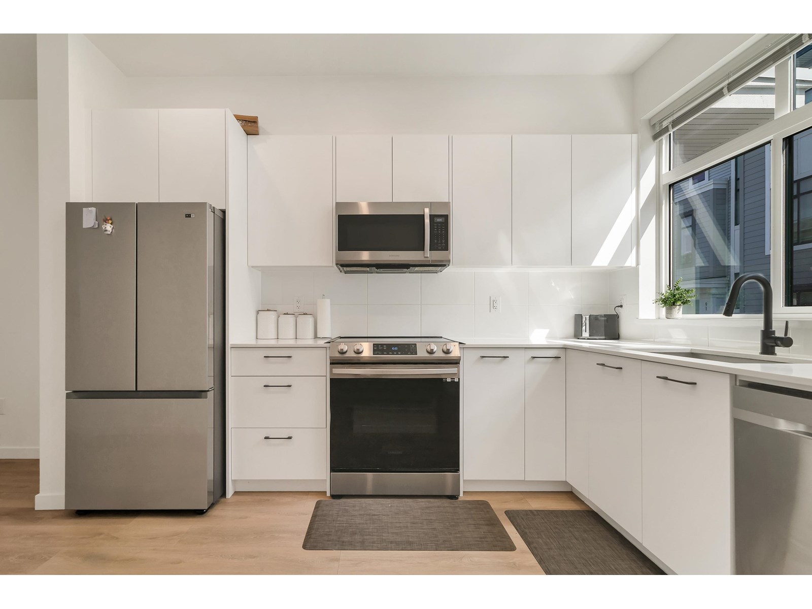 99 15235 Sitka Drive, Surrey, British Columbia  V3S 0A9 - Photo 4 - R3019195