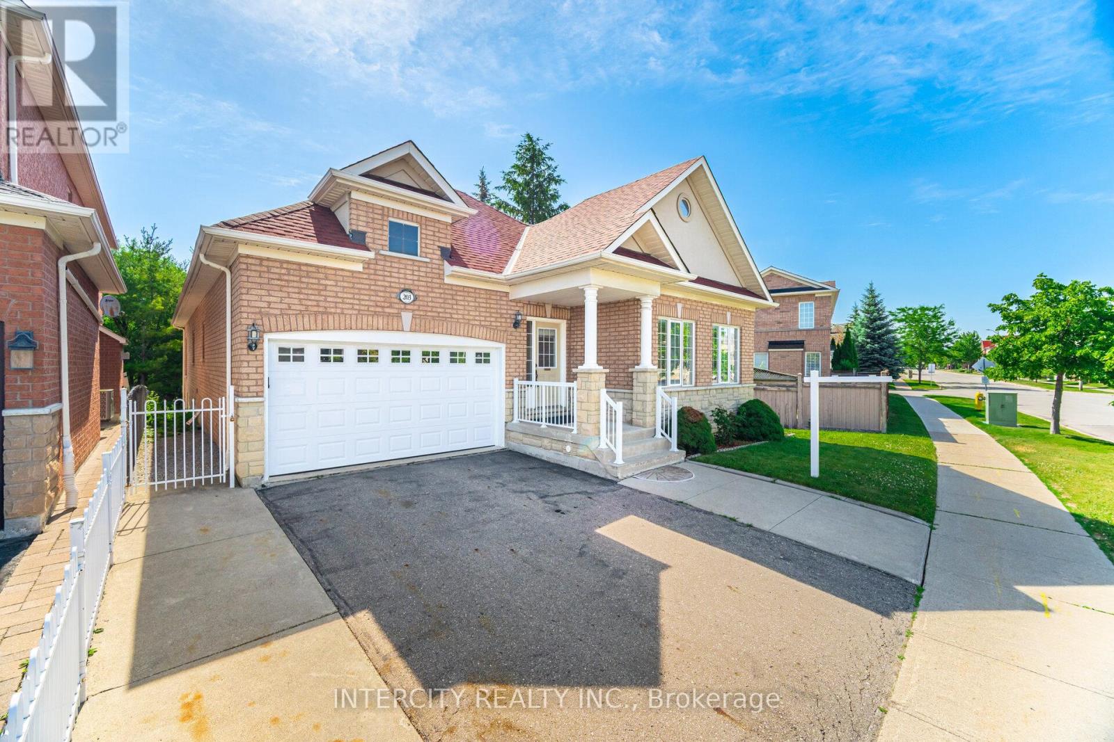 Property at 203 STARLING BOULEVARD image 3