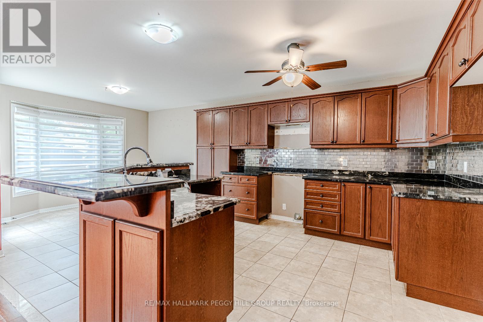 Property at 31 FAWNDALE CRESCENT image 5