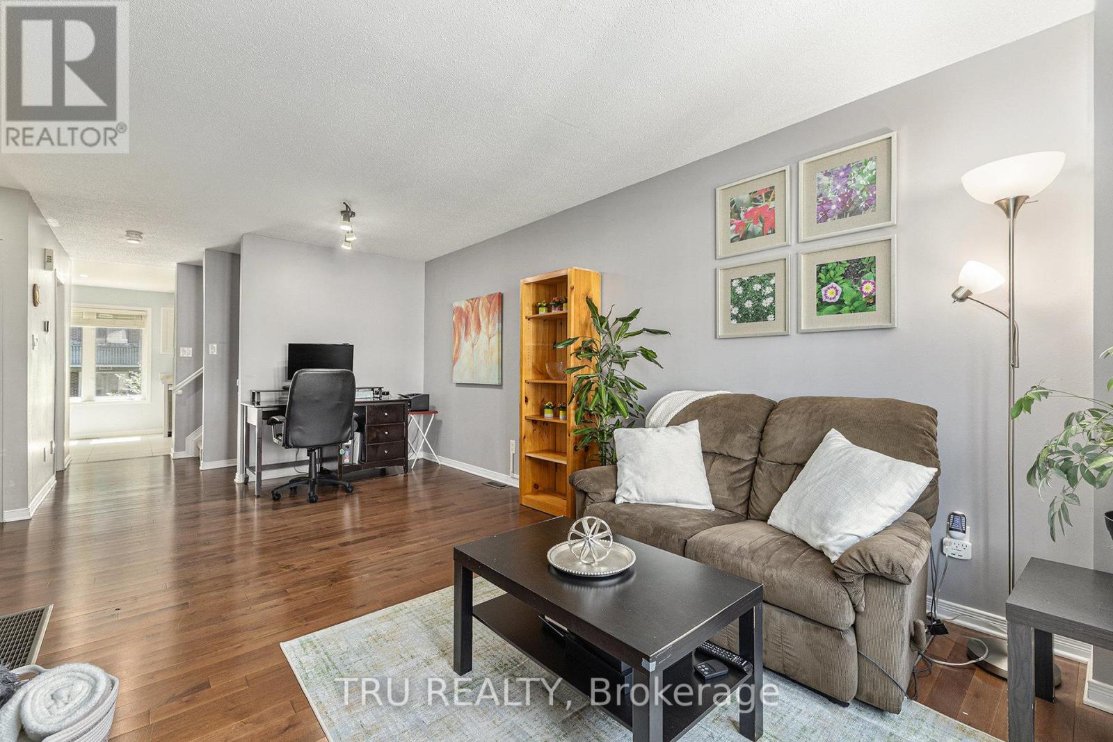 Property at 306 GOTHAM PRIVATE image 4