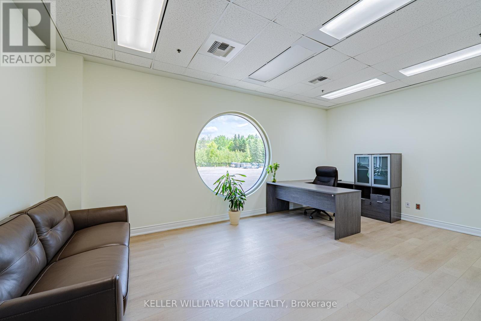 90 A Bill Leathem Drive, Ottawa, Ontario  K2J 0R3 - Photo 15 - X12245355