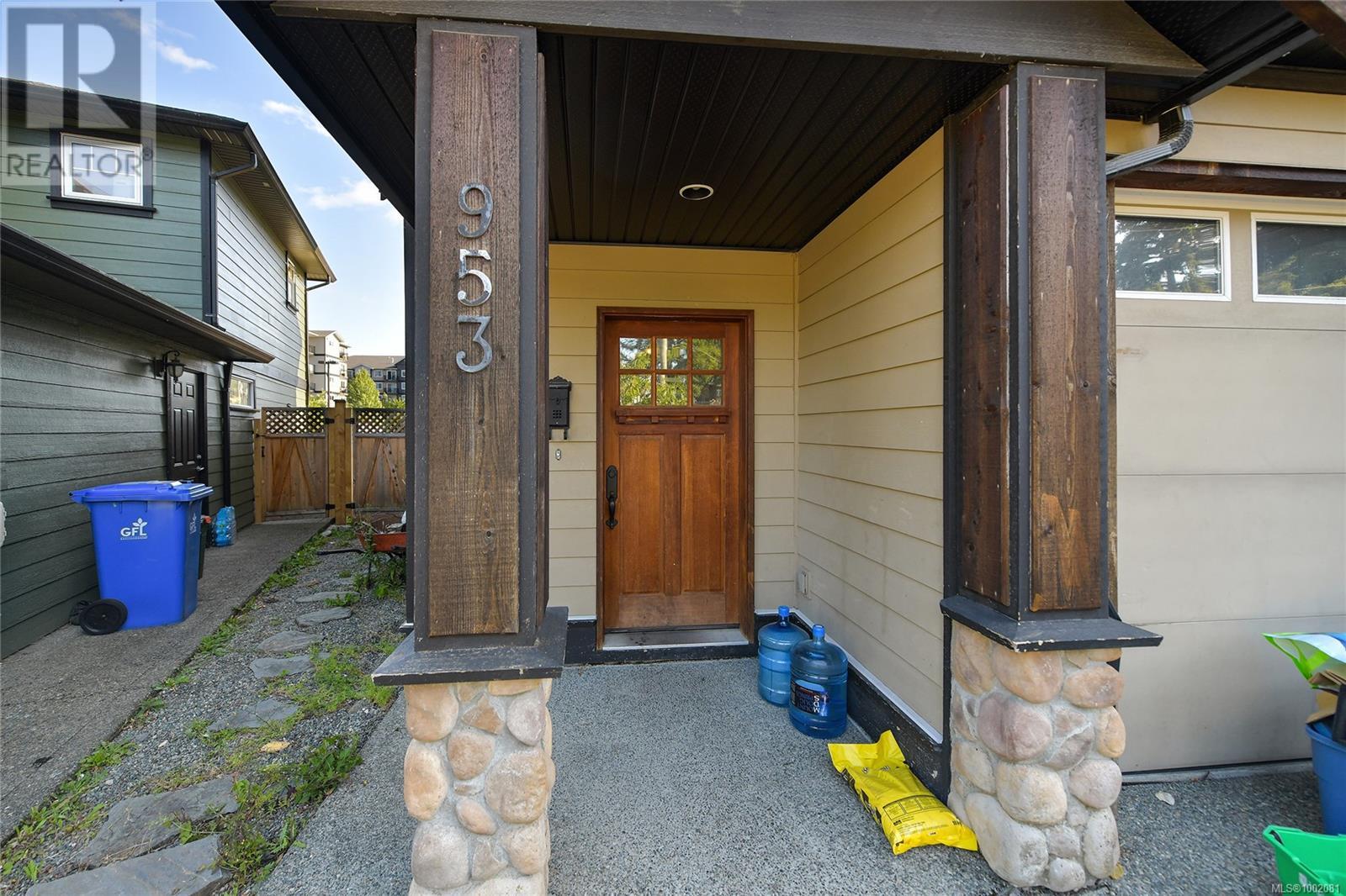 Property at 953 Glen Willow Pl image 2