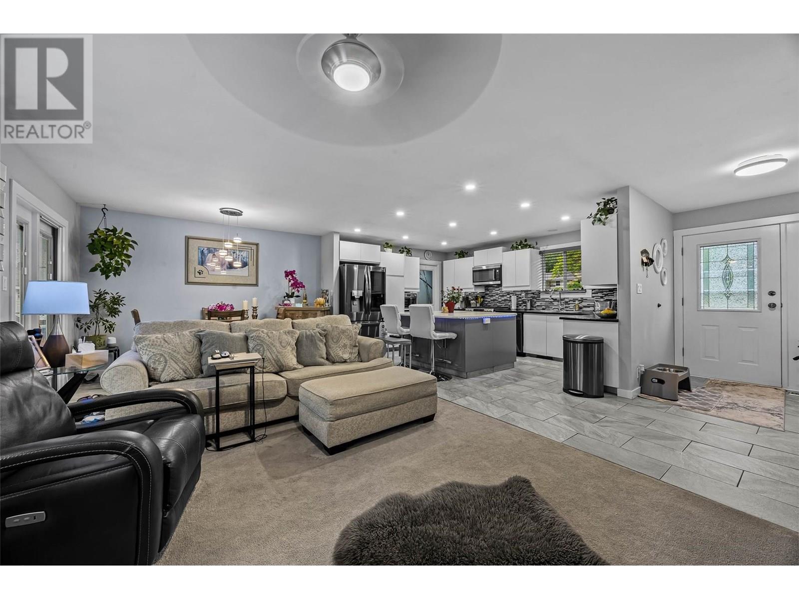 Property at 5344 Bogetti Place image 4