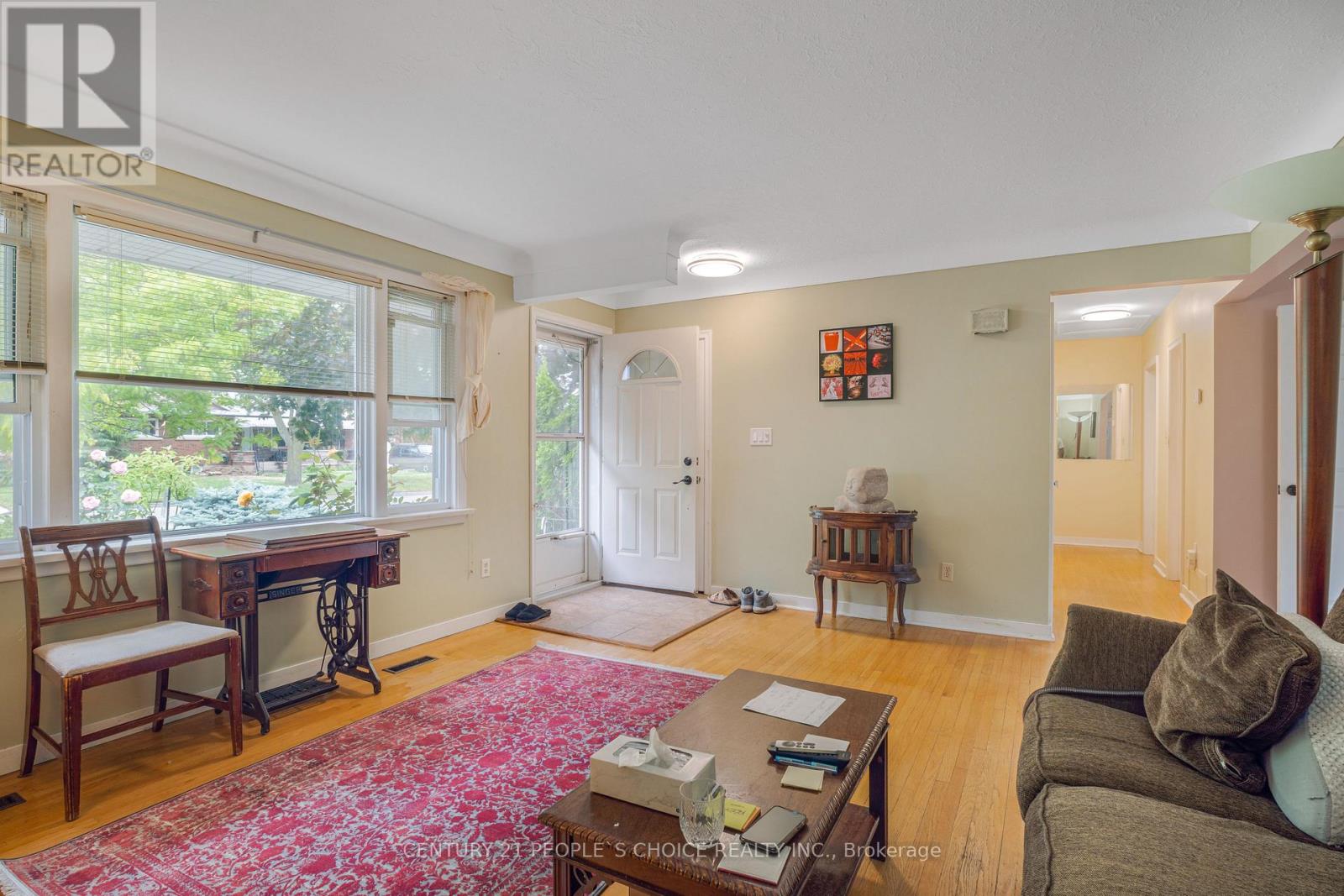 Property at 385 GRANTHAM AVENUE image 4
