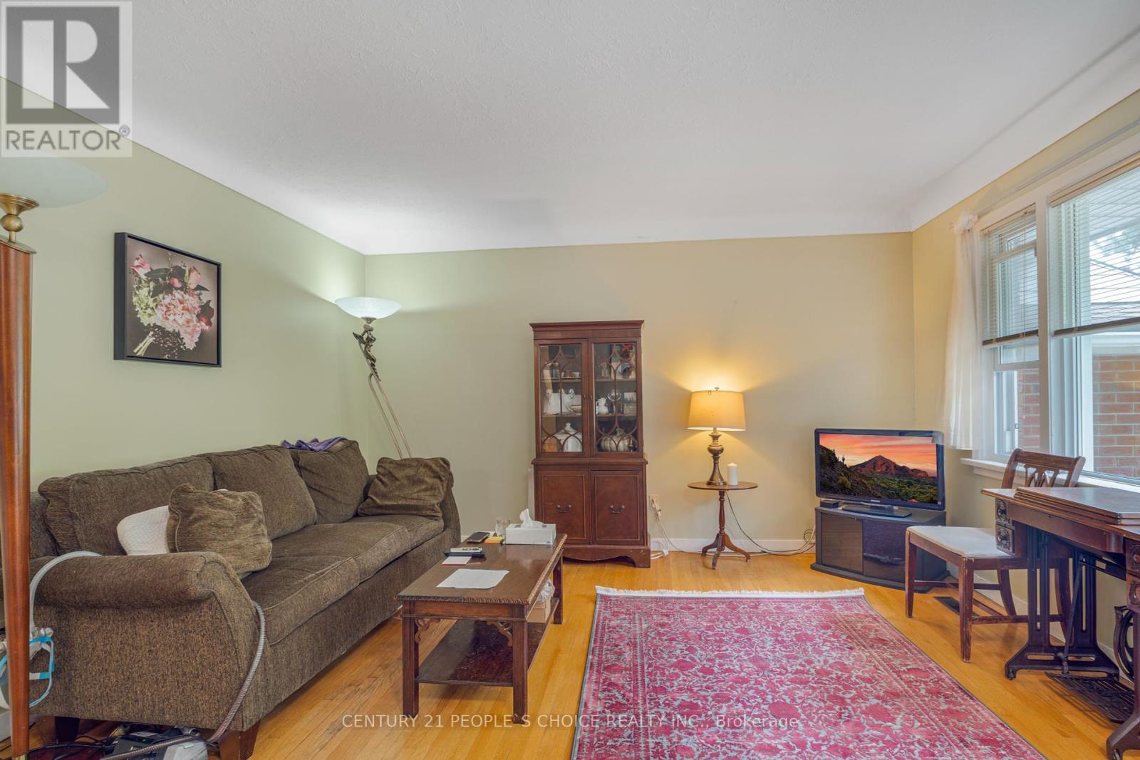 Property at 385 GRANTHAM AVENUE image 5