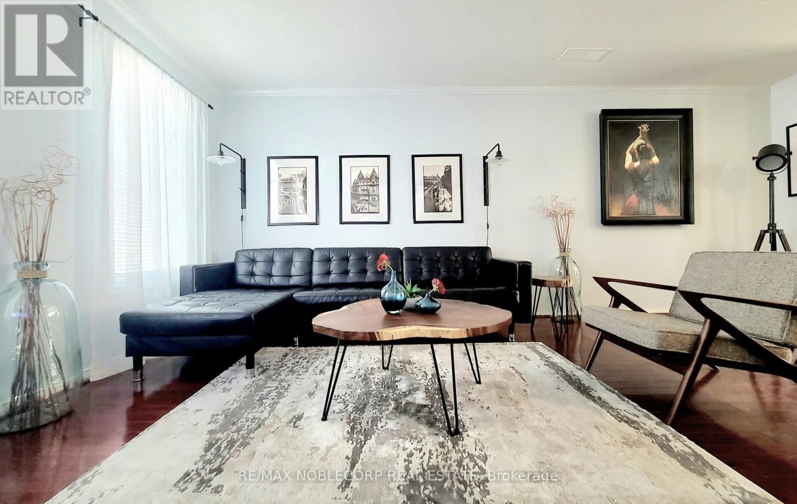 Property at D-17 OVERLEA BOULEVARD image 4