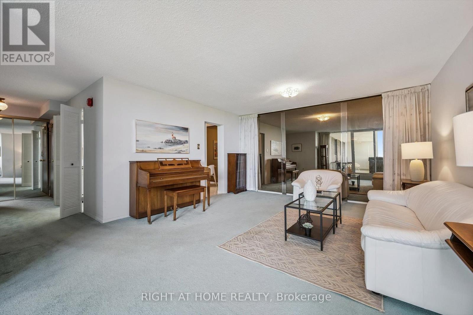 Property at 802 - 1515 LAKESHORE ROAD E image 5