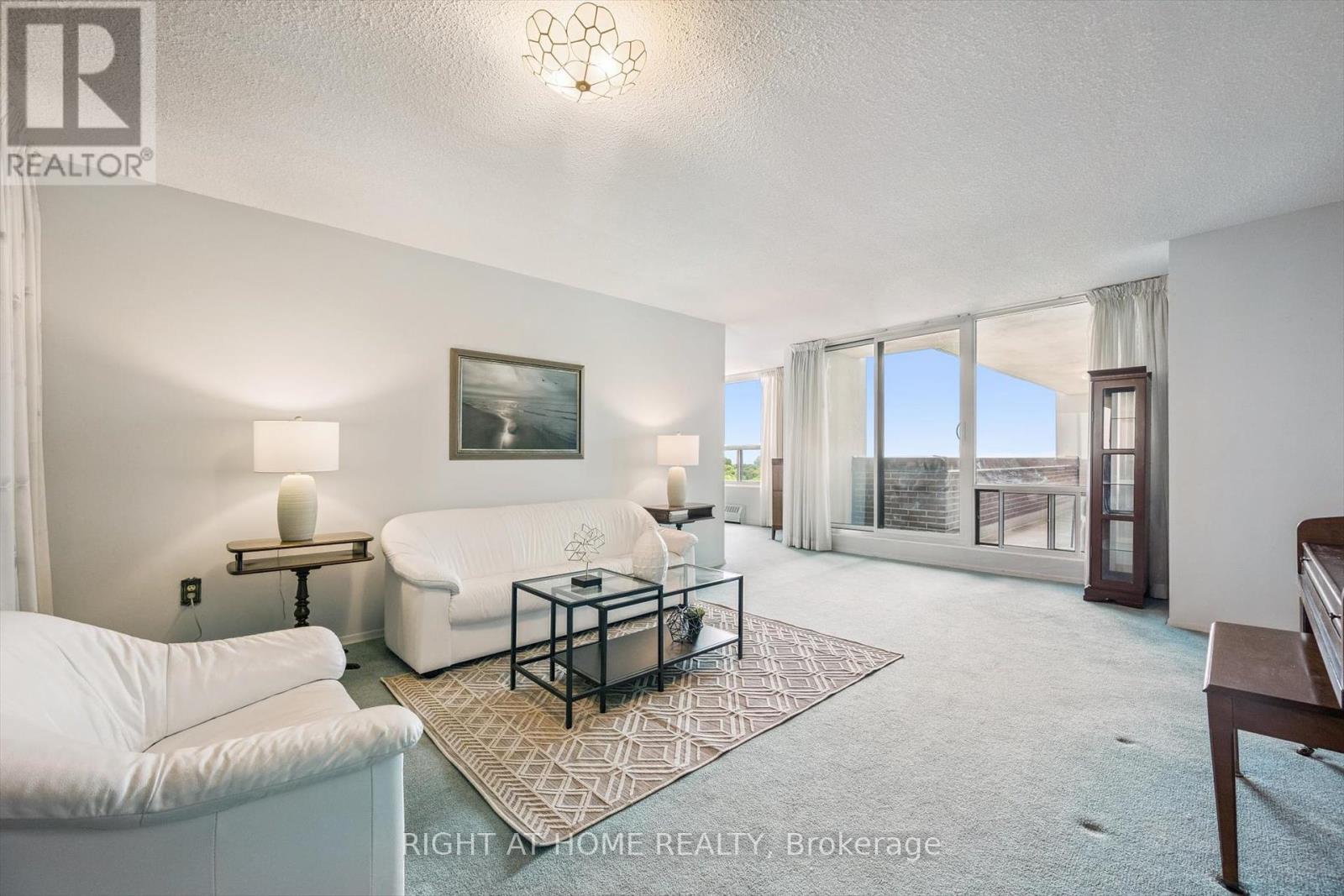 Property at 802 - 1515 LAKESHORE ROAD E image 3