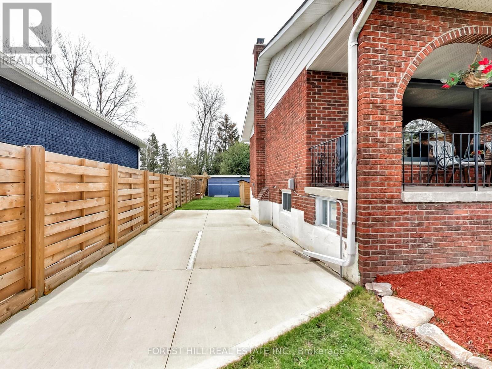 Property at 1153 VERNOR DRIVE image 3