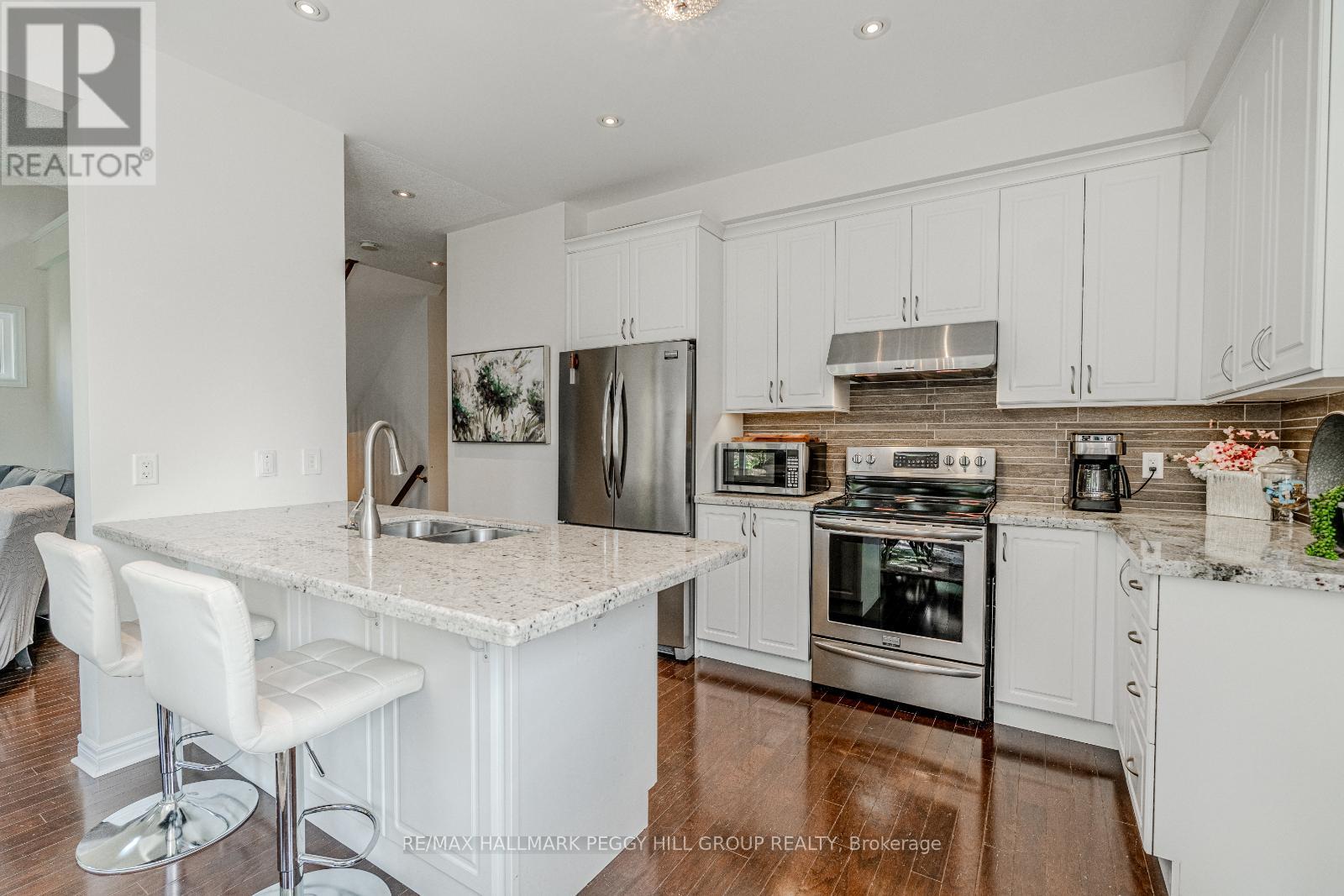 Property at 9 RIVERWALK PLACE image 3