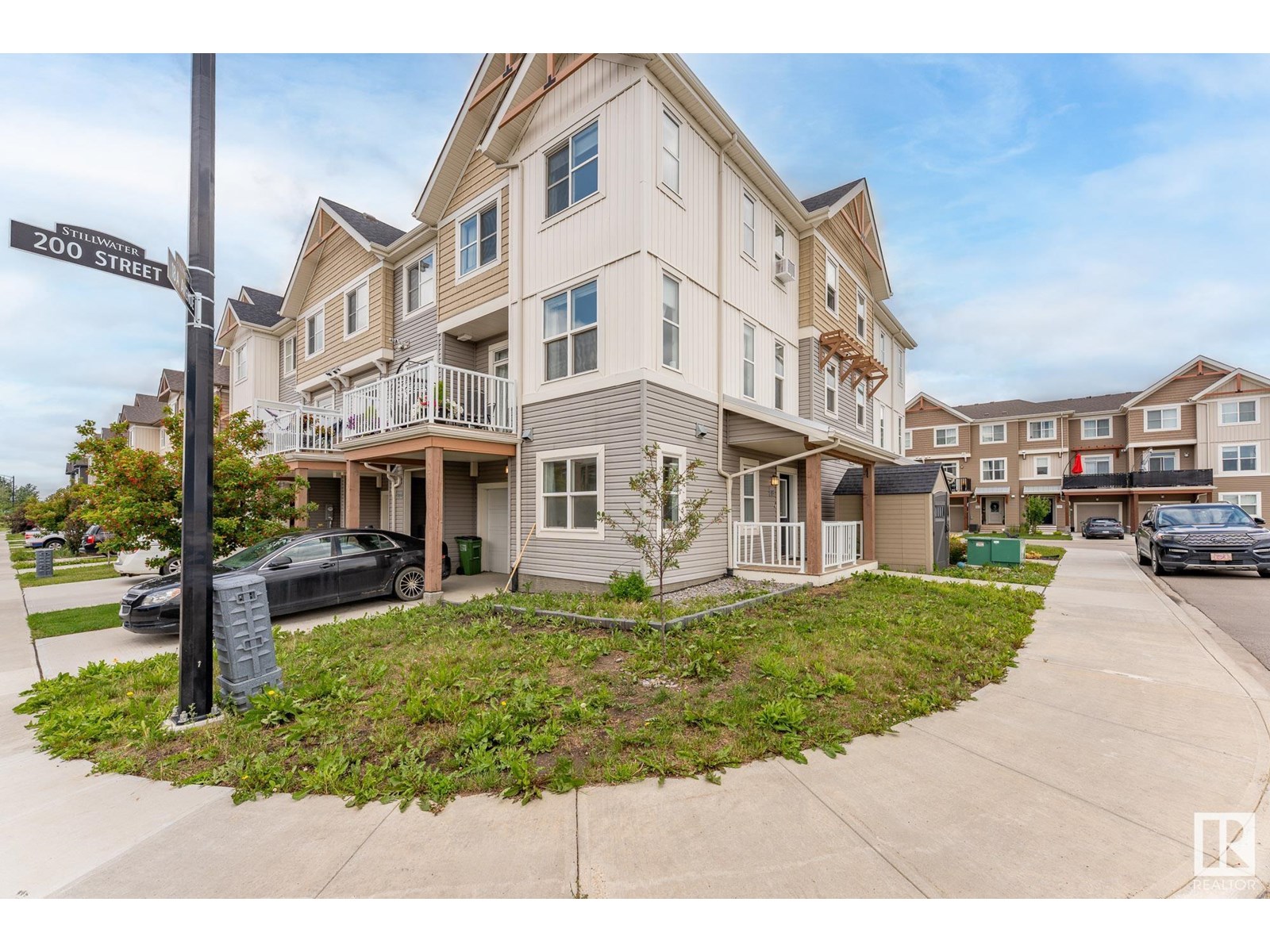 Property at 1812 200 ST NW image 4