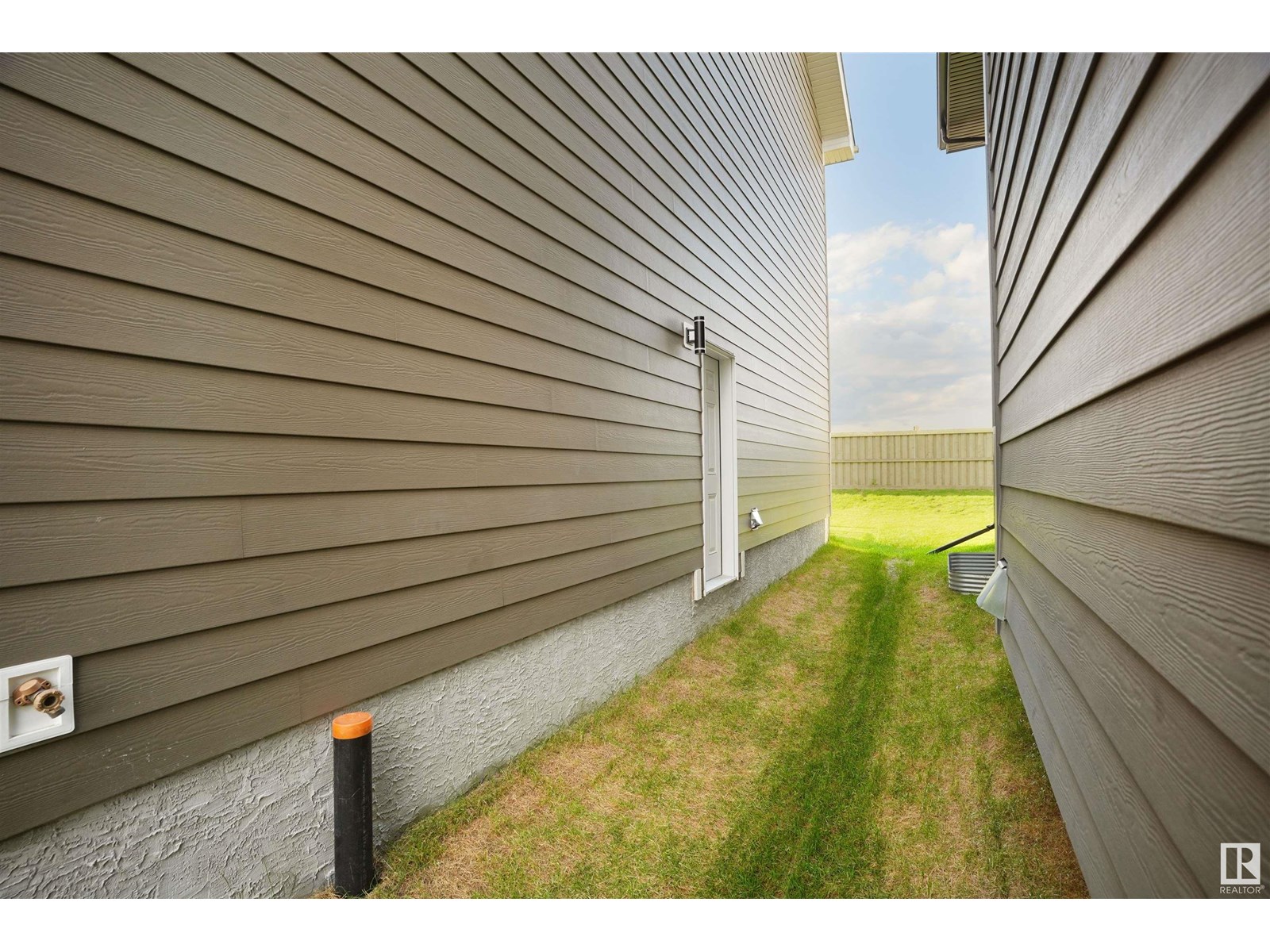 4685 Chegwin Wd Sw, Edmonton, Alberta  T6W 4A7 - Photo 3 - E4444265