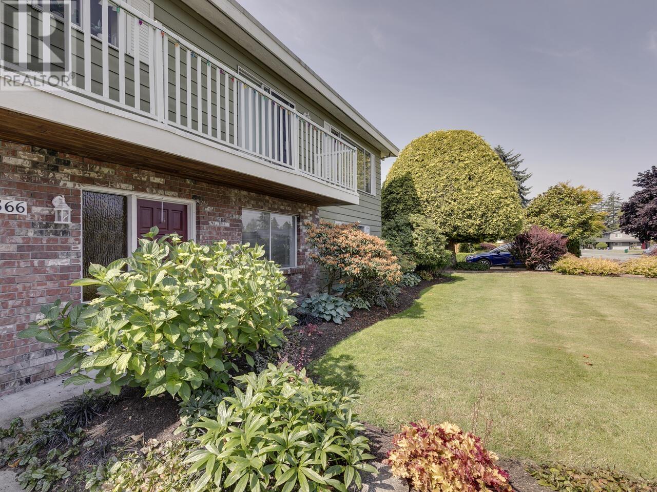 Property at 5566 49 AVENUE image 2