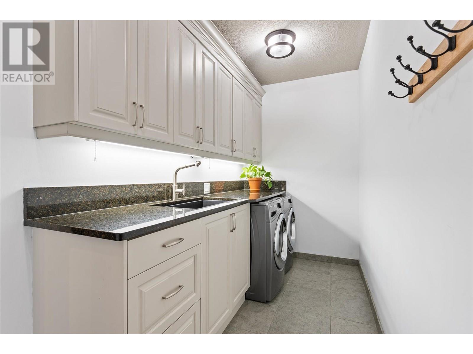 Property at 1825 Scott Crescent image 4