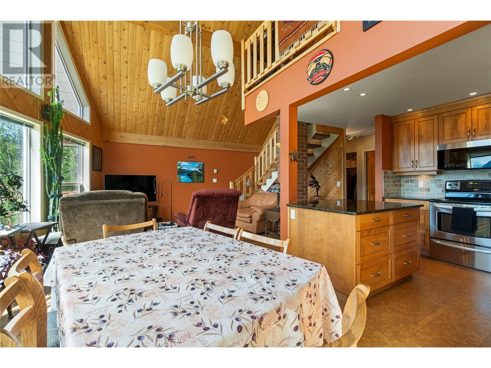 5261 Hlina Road, Celista, British Columbia  V0E 1M6 - Photo 10 - 10353737