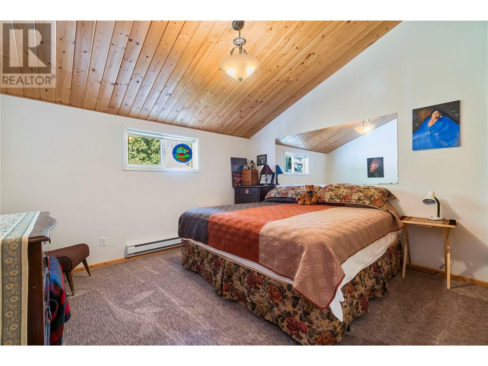 5261 Hlina Road, Celista, British Columbia  V0E 1M6 - Photo 30 - 10353737