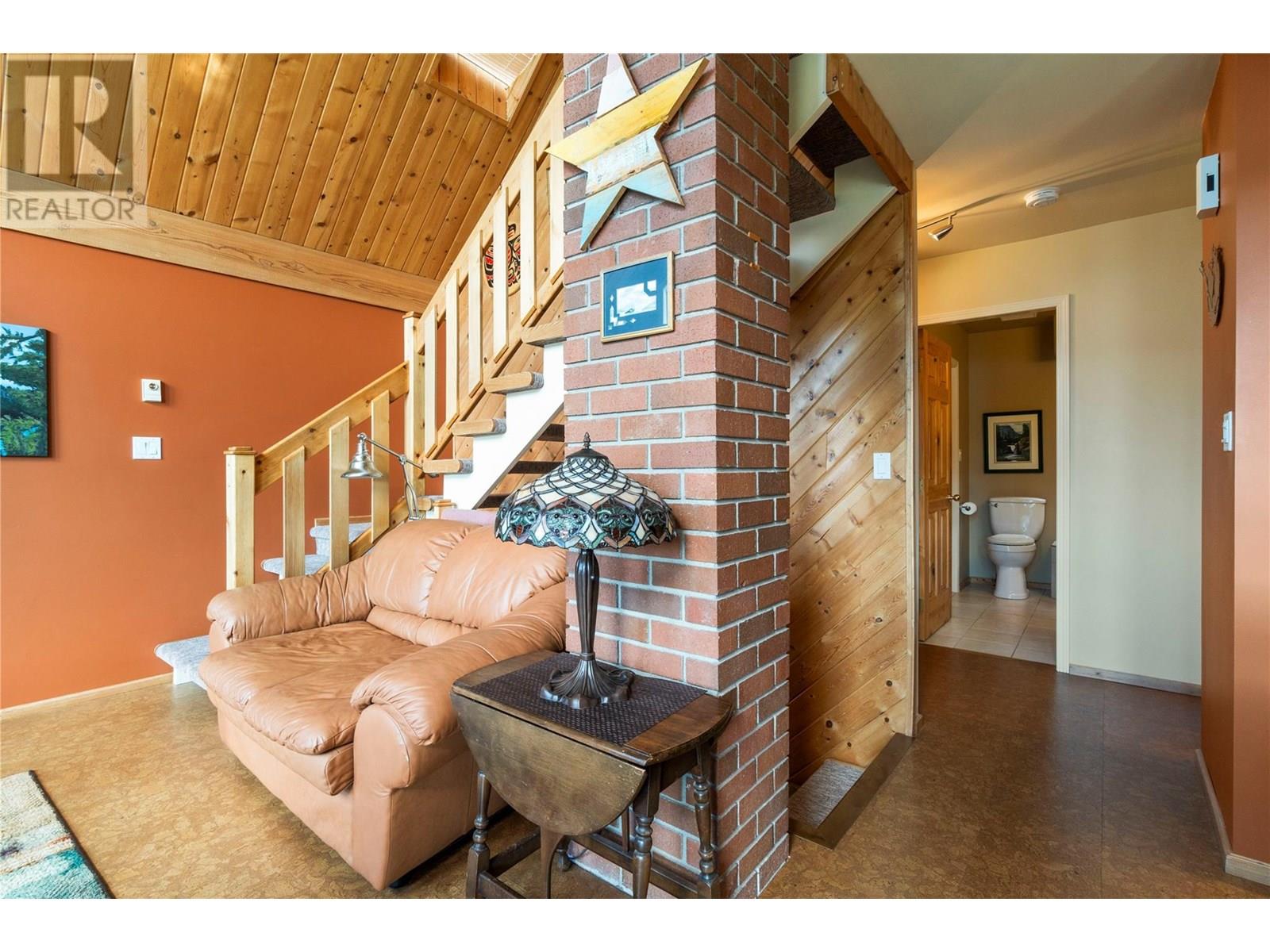 5261 Hlina Road, Celista, British Columbia  V0E 1M6 - Photo 16 - 10353737