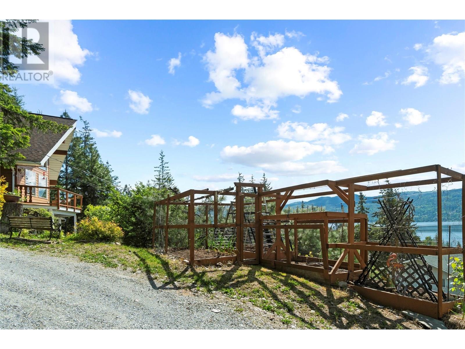 5261 Hlina Road, Celista, British Columbia  V0E 1M6 - Photo 64 - 10353737