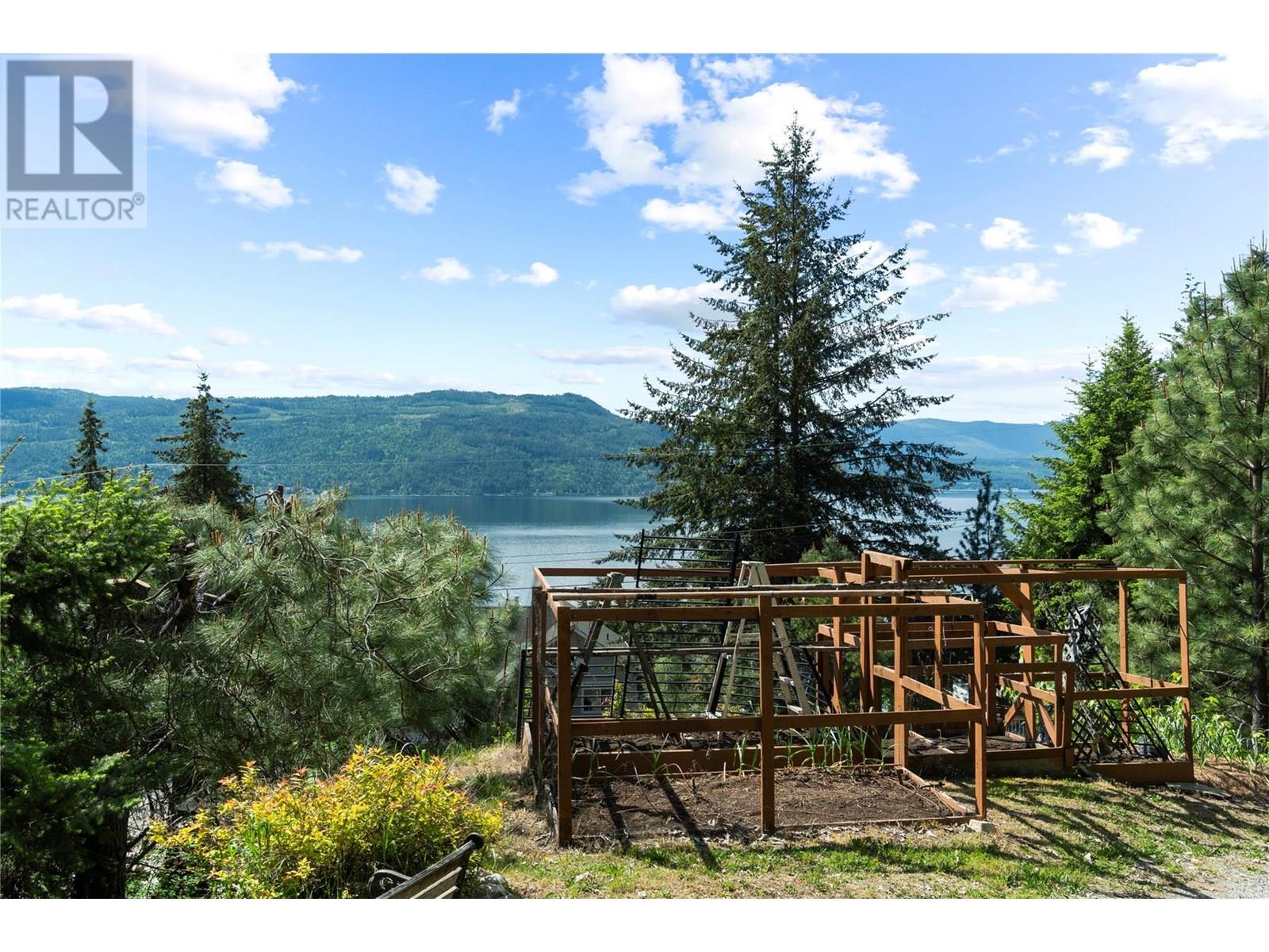 5261 Hlina Road, Celista, British Columbia  V0E 1M6 - Photo 63 - 10353737