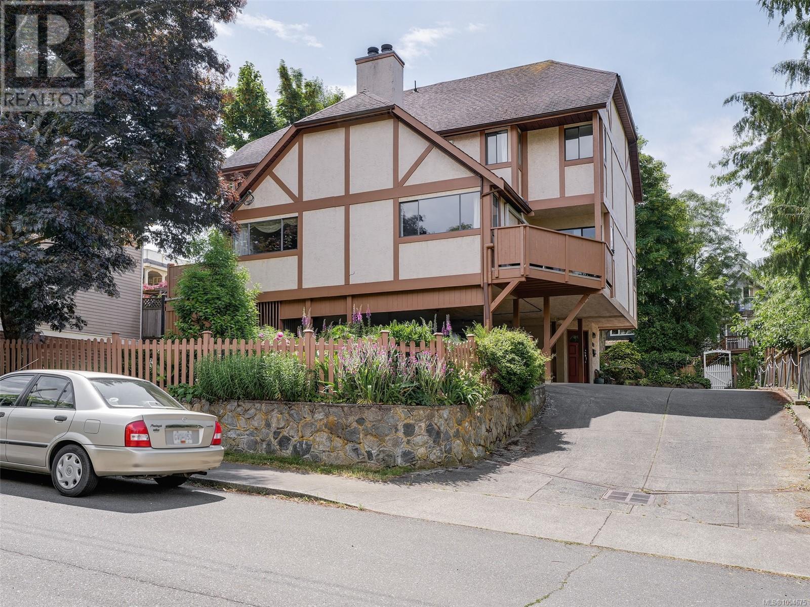 Property at 1335 Rudlin St image 5