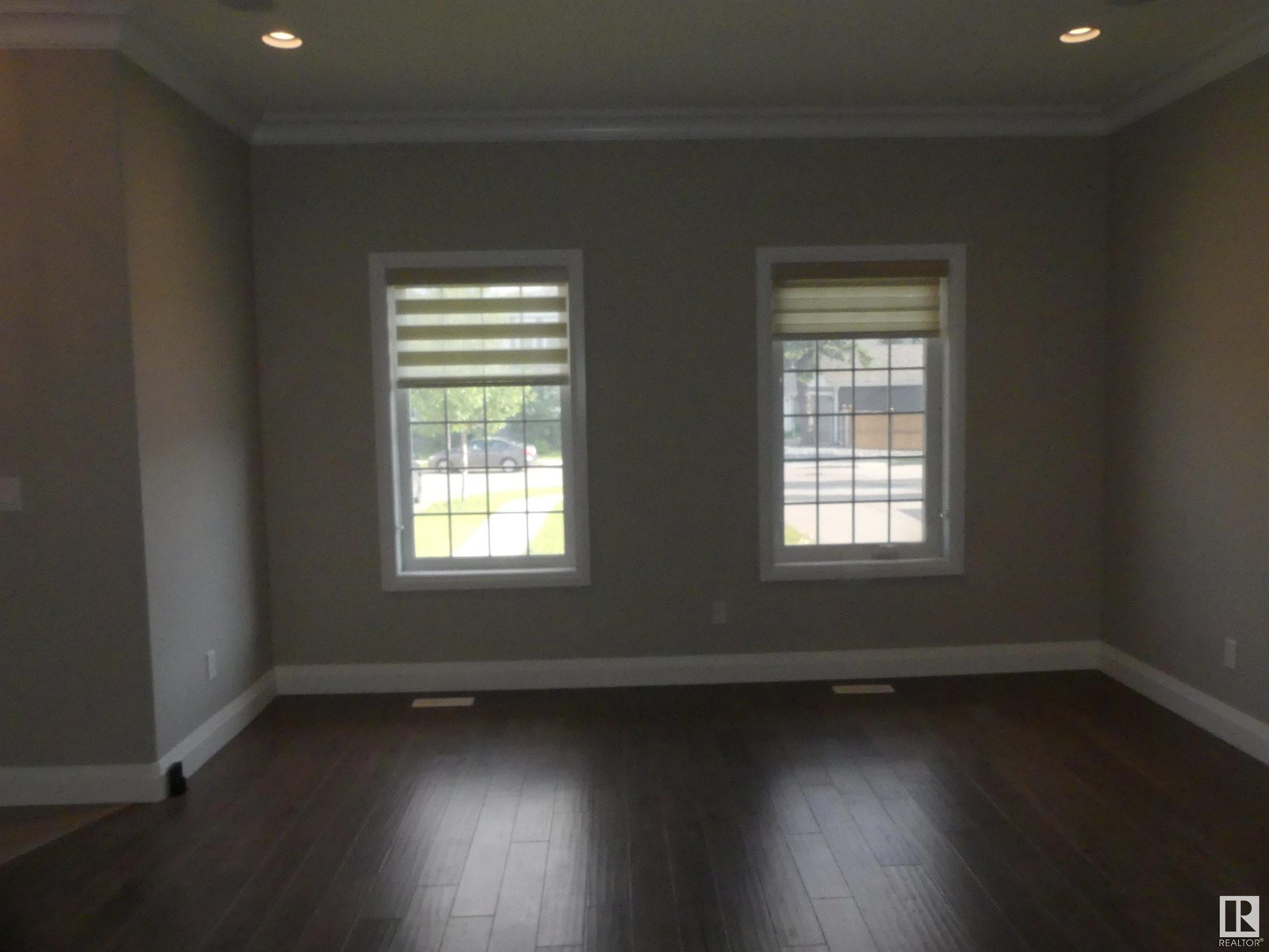 628 Ortona Wy Nw Nw, Edmonton, Alberta  T5E 6S9 - Photo 4 - E4444271