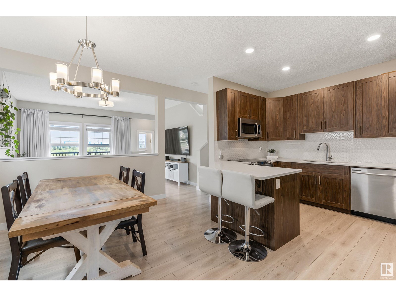 Property at 66 JOYAL WY image 4
