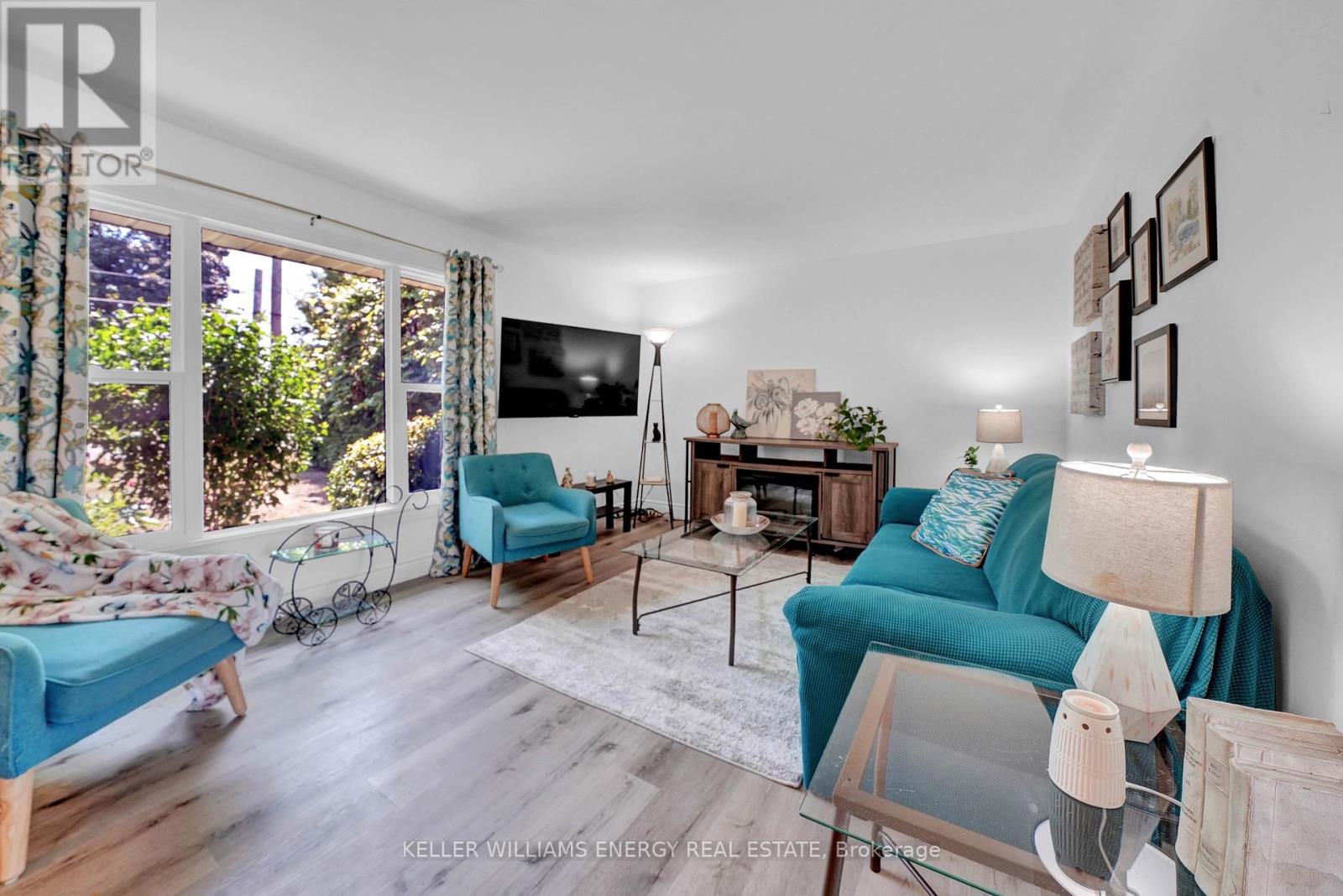 Property at 102 CROWN STREET image 2