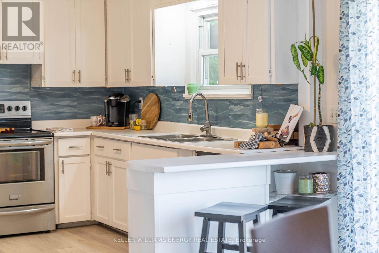 Property at 102 CROWN STREET image 3