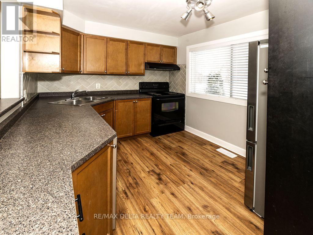 Property at - - 3024 FAIRLEA CRESCENT image 5