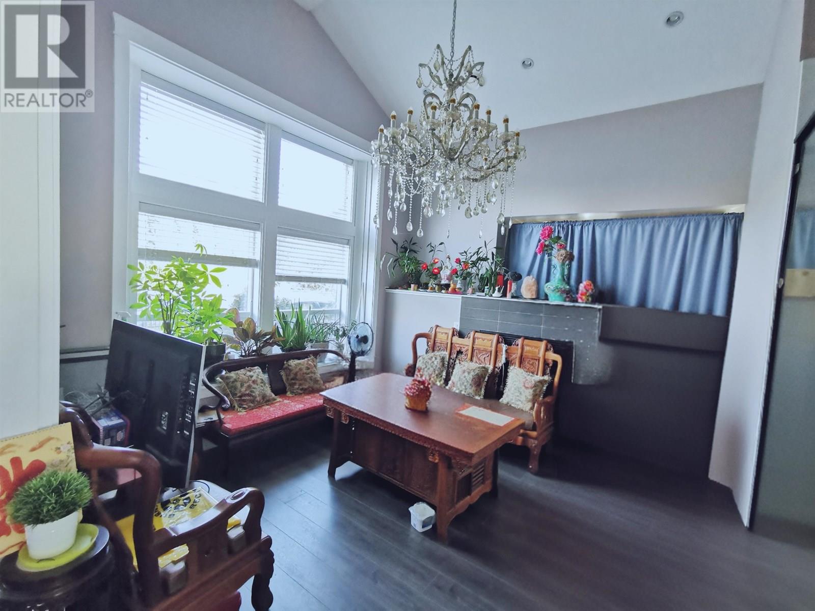 Property at 5537 CANADA WAY image 4