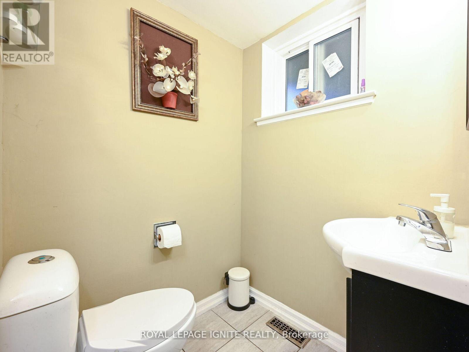 7141 Harwick Drive, Mississauga (Malton), Ontario  L4T 3A5 - Photo 19 - W12245436