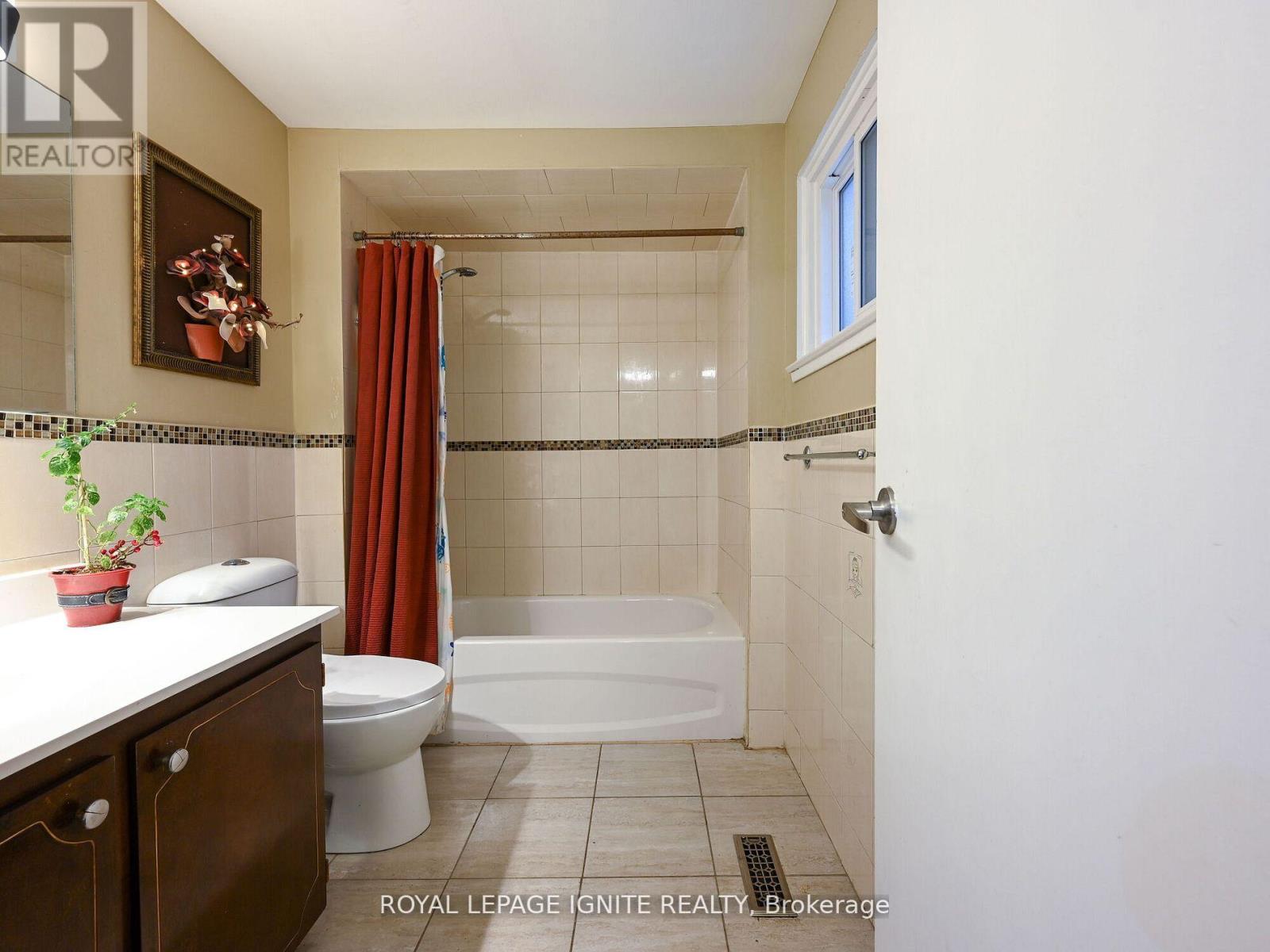 7141 Harwick Drive, Mississauga (Malton), Ontario  L4T 3A5 - Photo 32 - W12245436