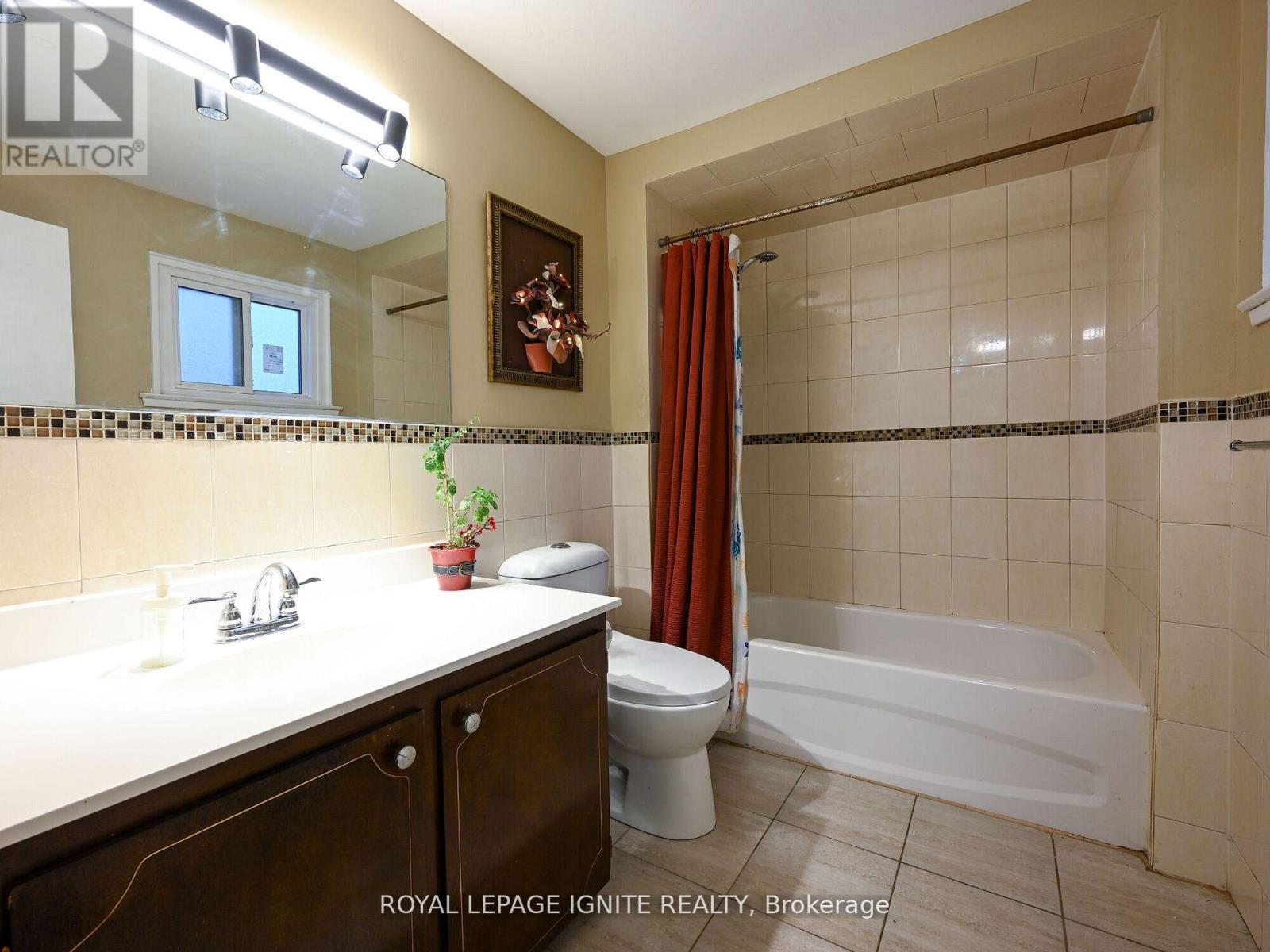 7141 Harwick Drive, Mississauga (Malton), Ontario  L4T 3A5 - Photo 33 - W12245436