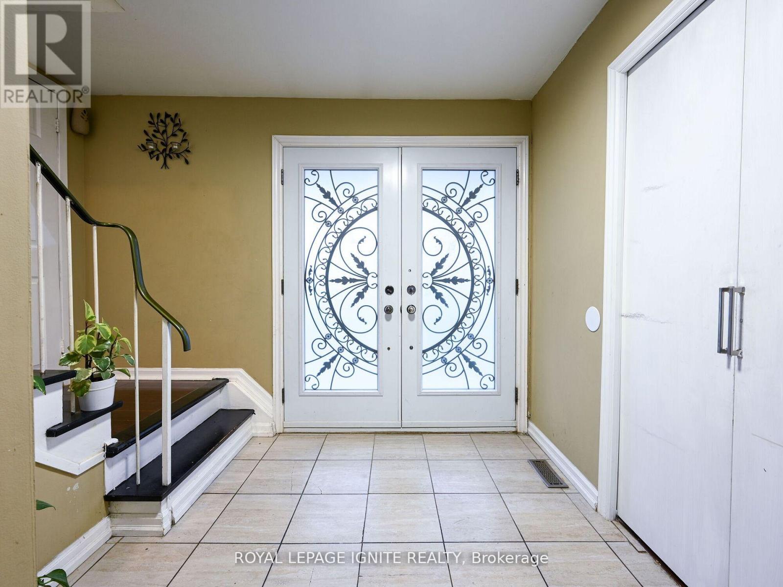 7141 Harwick Drive, Mississauga (Malton), Ontario  L4T 3A5 - Photo 7 - W12245436
