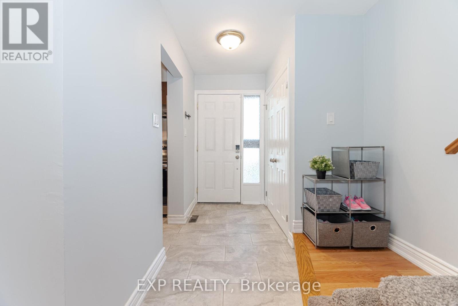 Property at 32 - 2779 GANANOQUE DRIVE image 4
