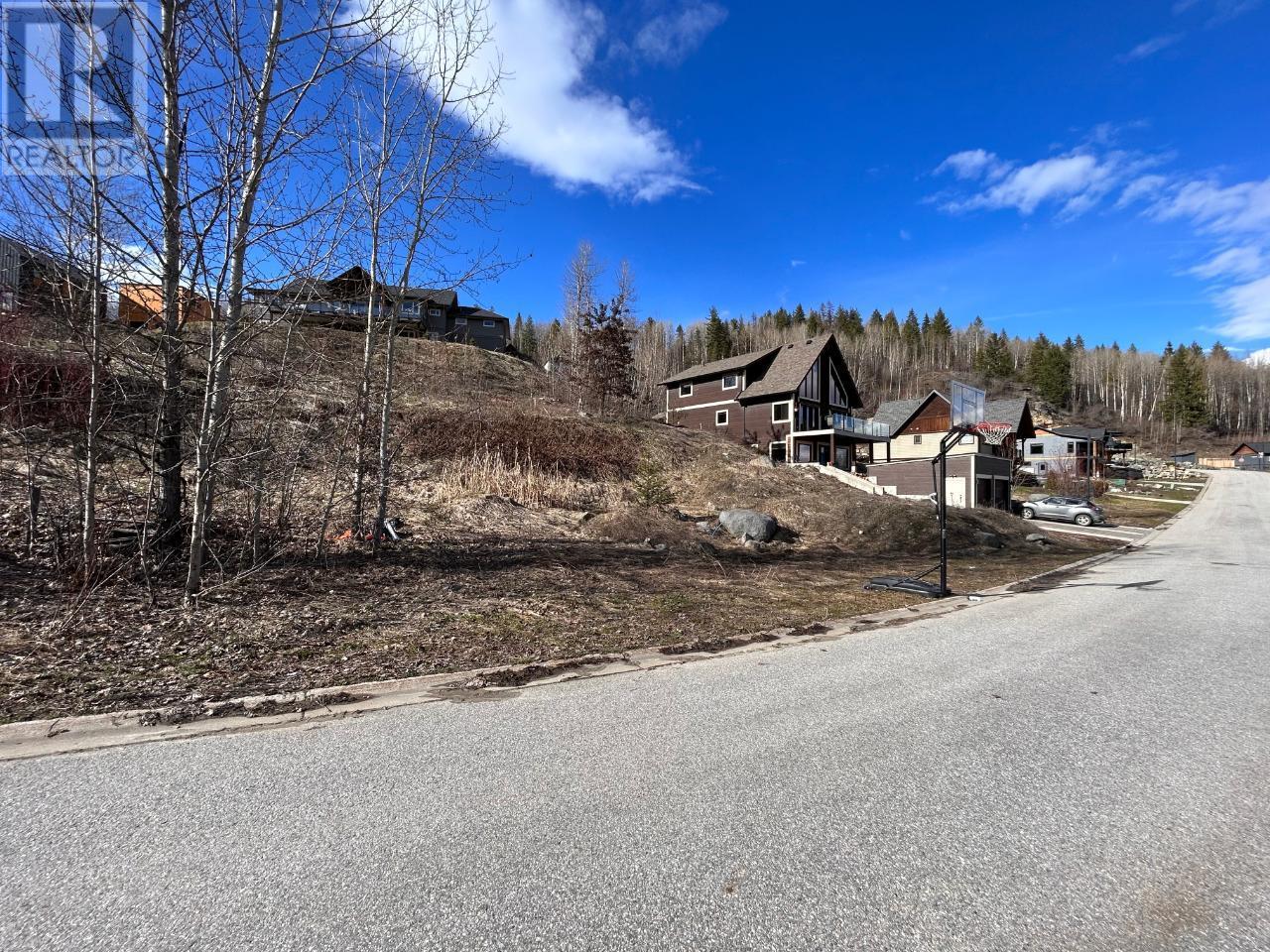 Property at 806 WHITE TAIL Drive image 5