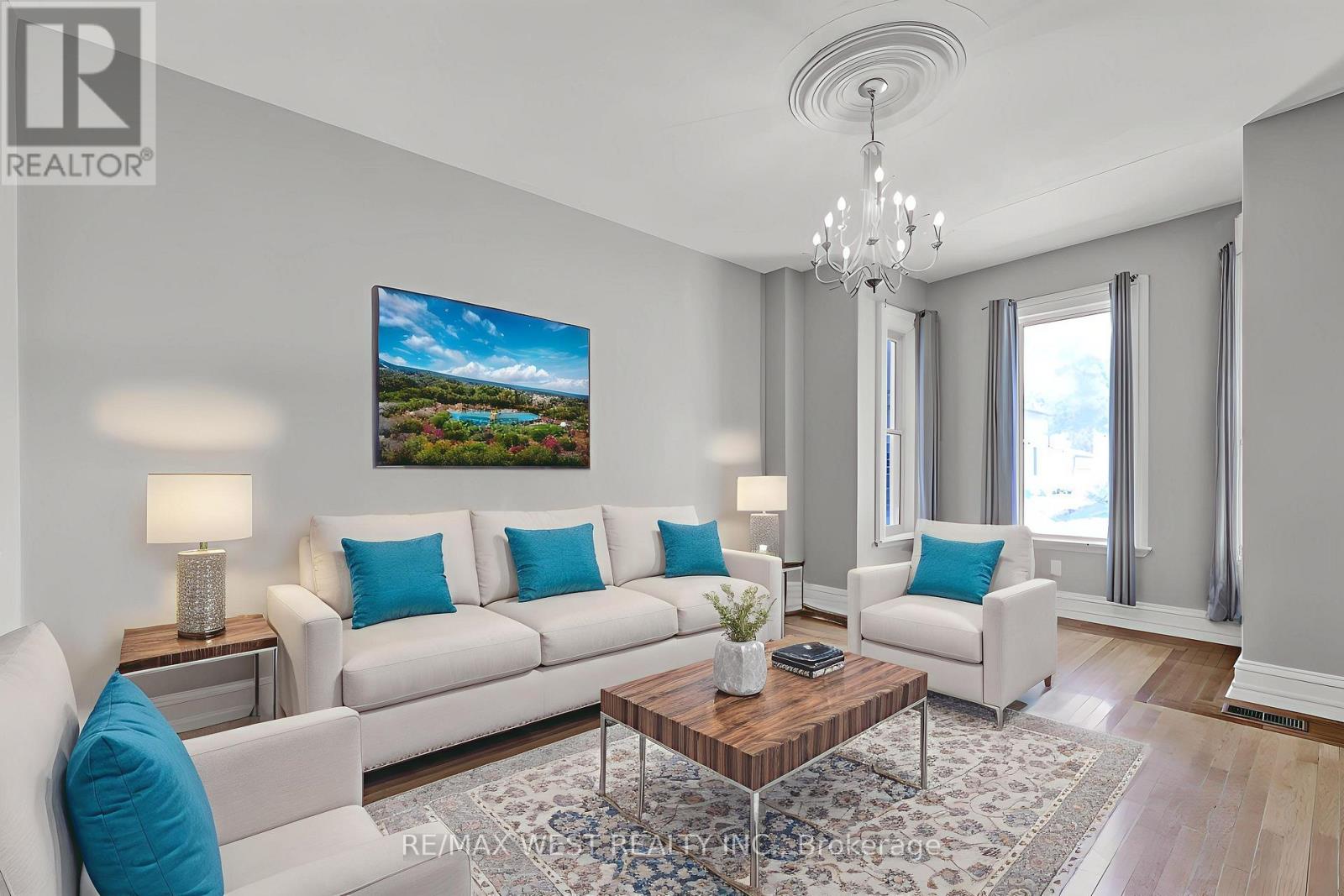 Property at 318 SIMCOE STREET image 1