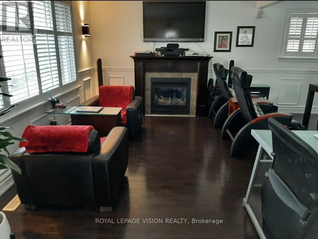 Property at 52 ELLENDALE DRIVE image 3