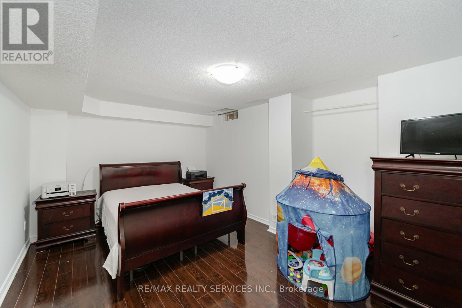 17 Dawes Road, Brampton, Ontario  L6X 0R8 - Photo 17 - W12245493