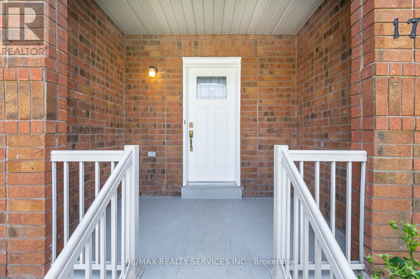 17 Dawes Road, Brampton, Ontario  L6X 0R8 - Photo 4 - W12245493