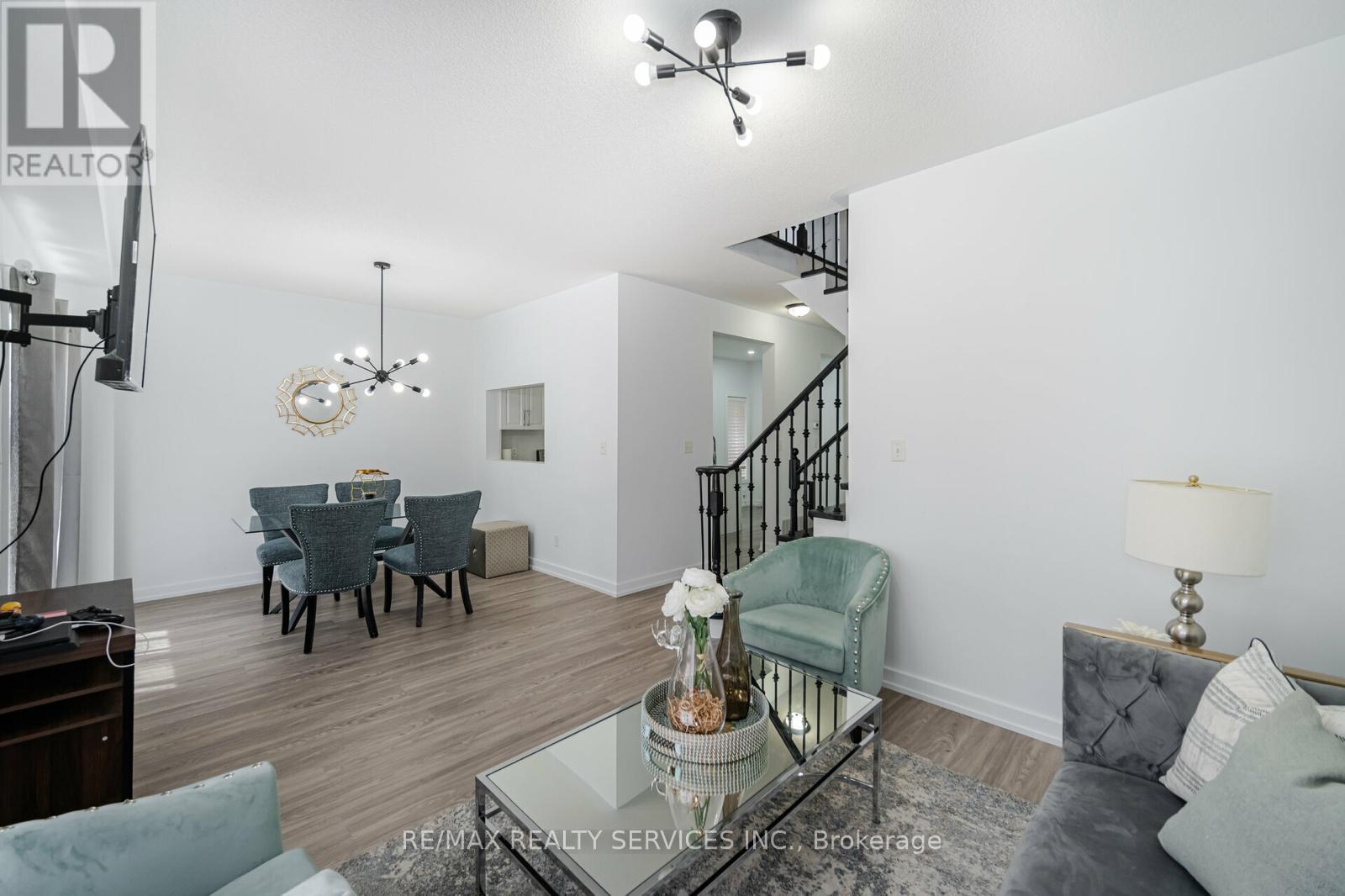 17 Dawes Road, Brampton, Ontario  L6X 0R8 - Photo 6 - W12245493