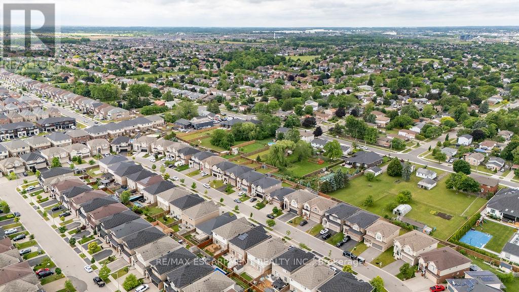67 Bellroyal Crescent, Hamilton, Ontario  L8J 0E7 - Photo 49 - X12245608