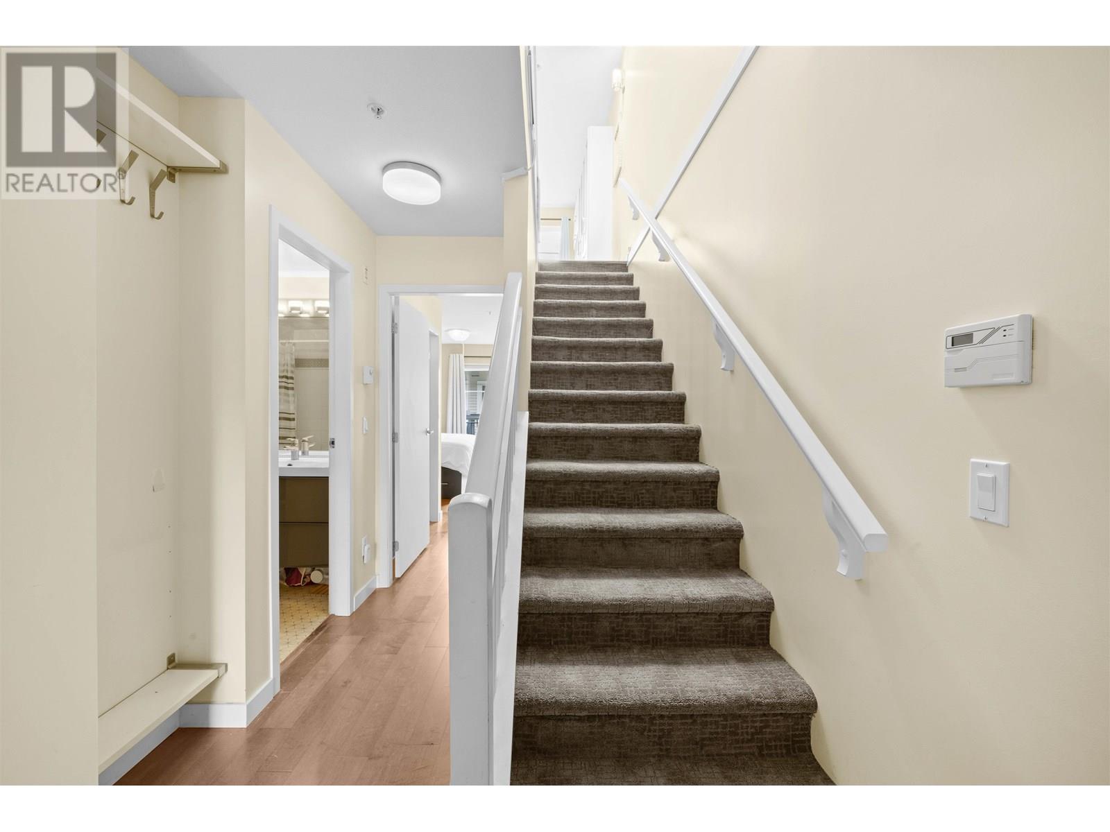 Property at 317 678 W 7TH AVENUE image 3