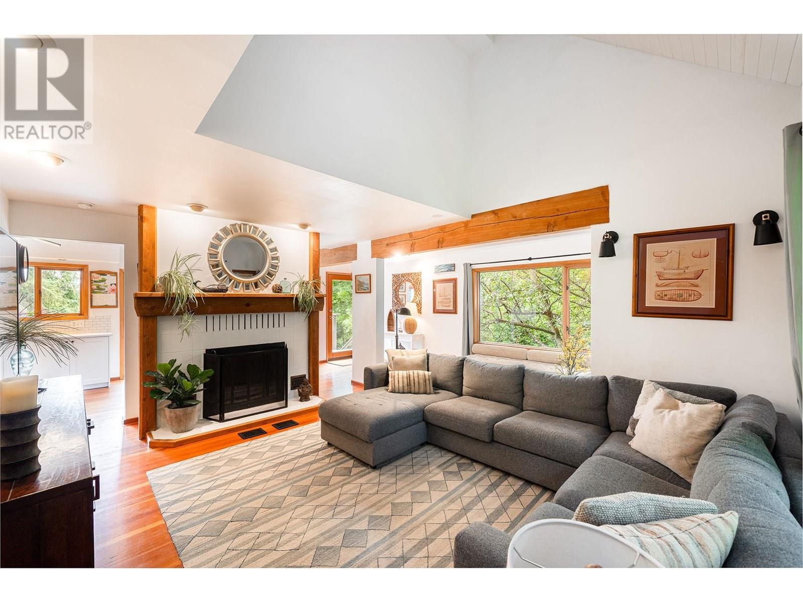 Property at 733 WINDJAMMER ROAD image 1