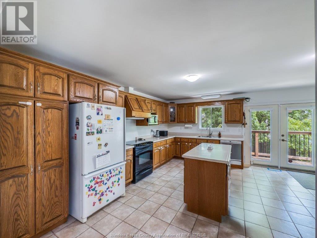 665 Delaware, Lasalle, Ontario  N9J 3J8 - Photo 11 - 25015558
