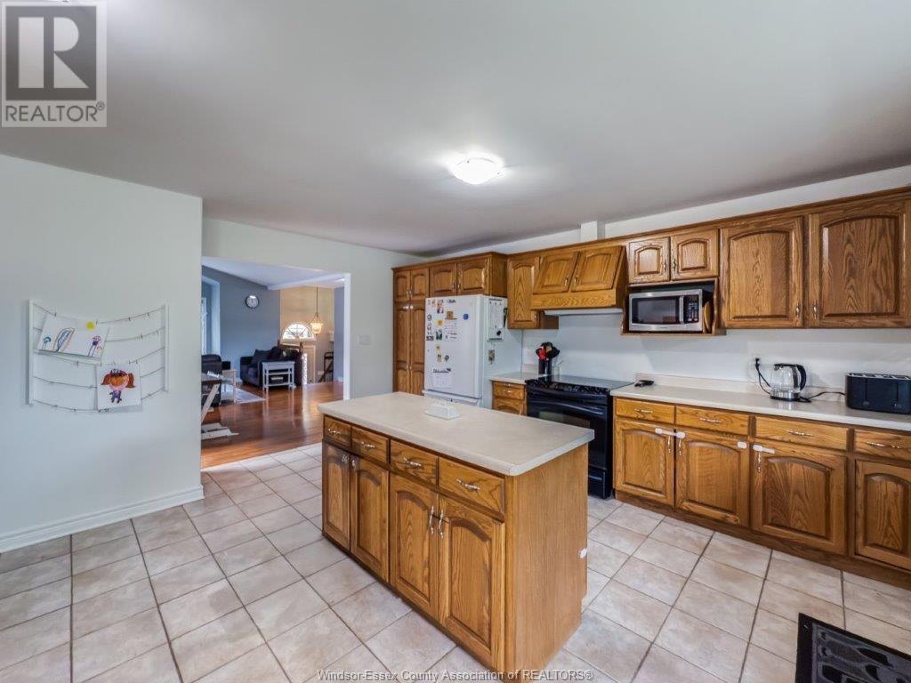 665 Delaware, Lasalle, Ontario  N9J 3J8 - Photo 8 - 25015558