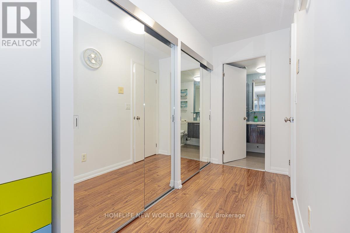 1050 - 111 Elizabeth Street, Toronto, Ontario  M5G 1P7 - Photo 17 - C12245616