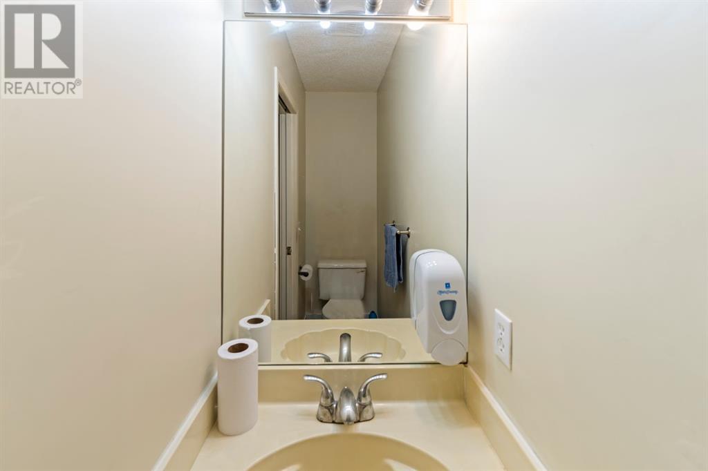 Property at 6967 Laguna Way NE image 5
