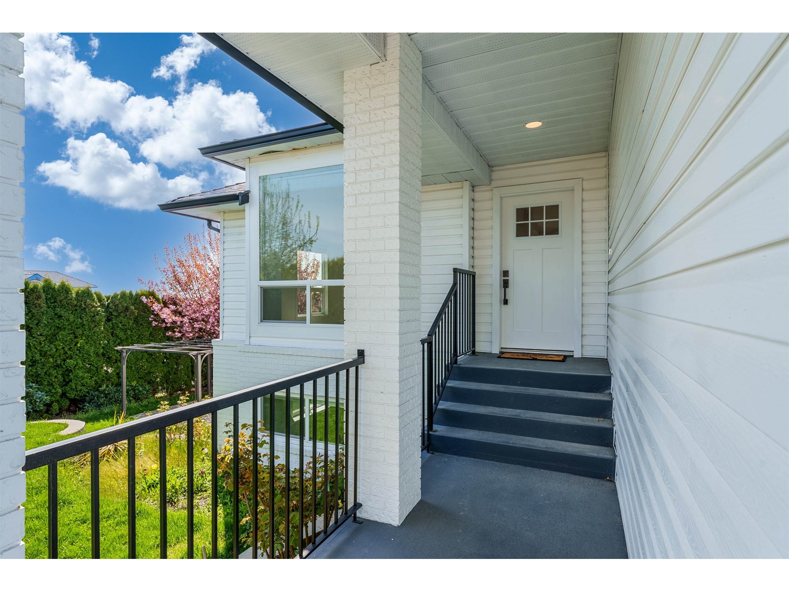 Property at 3073 KINGFISHER DRIVE image 3